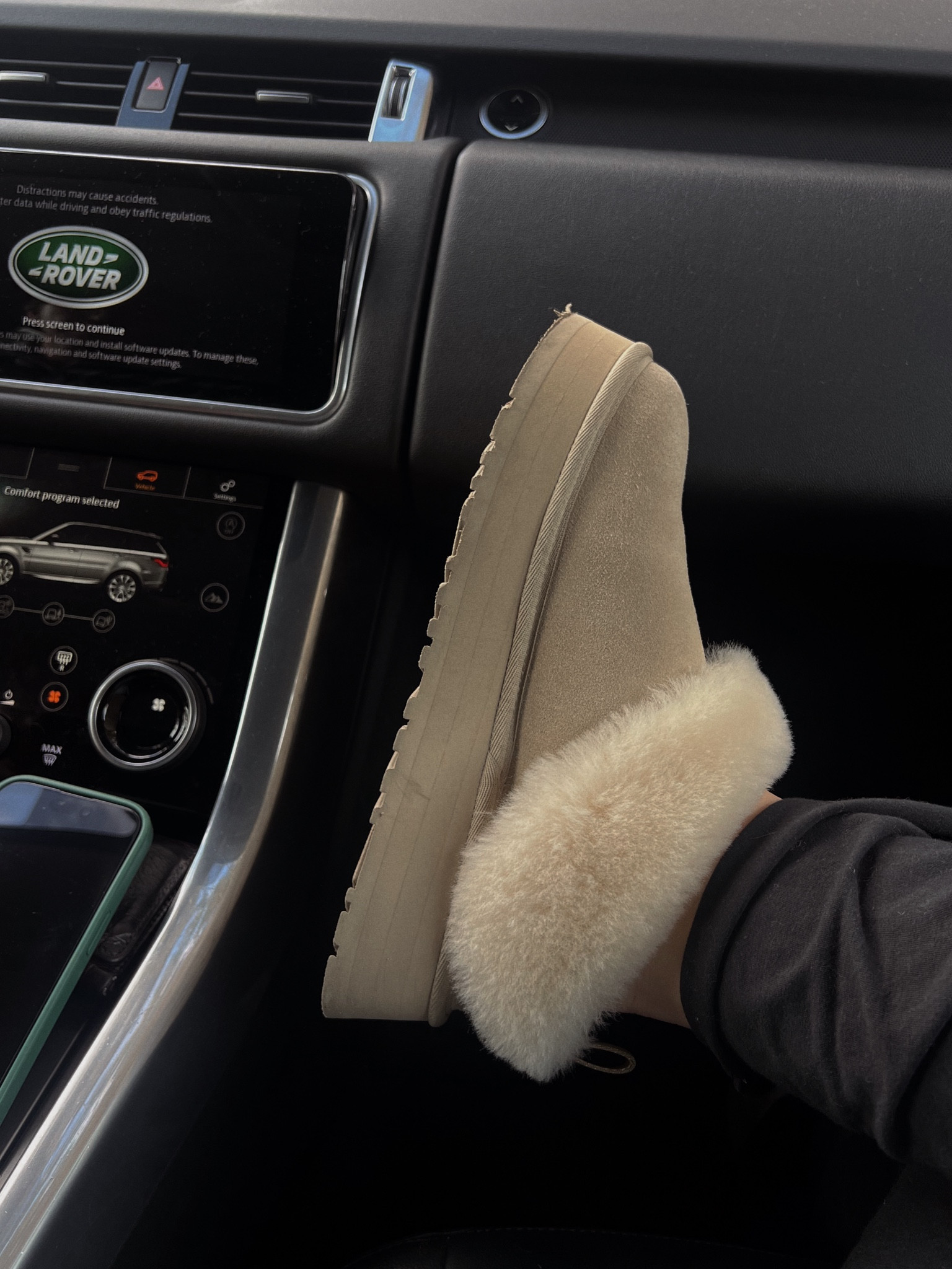 the Uggs I’ll be wearing all season 

#LTKShoeCrush #LTKSeasonal #LTKHoliday