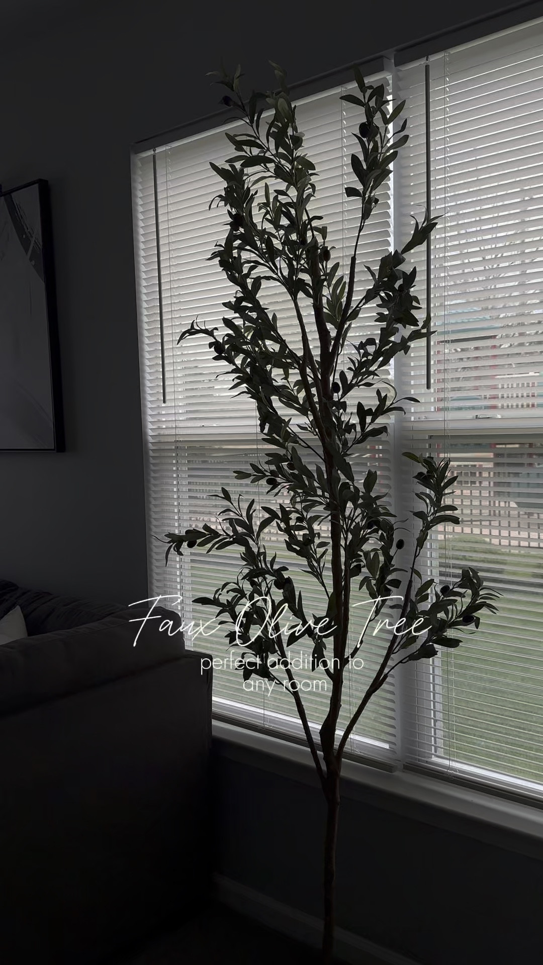 7ft Artificial Olive Tree for those of us who don’t have a green thumb 😌 