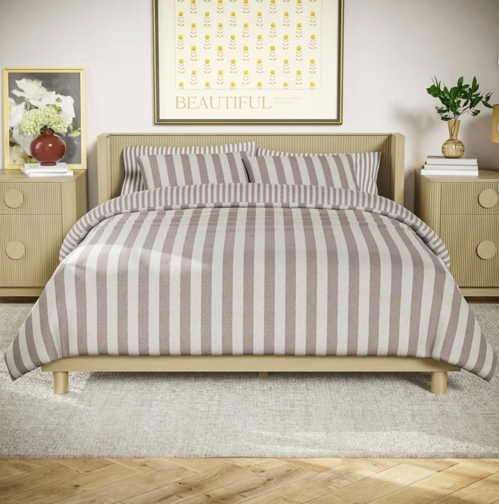Drew Berrymore  comforter bedding 

#LTKdayinmylife #LTKHome