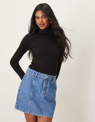 New Look – Geripptes Oberteil in Schwarz mit Rollkragen | ASOS (Global)