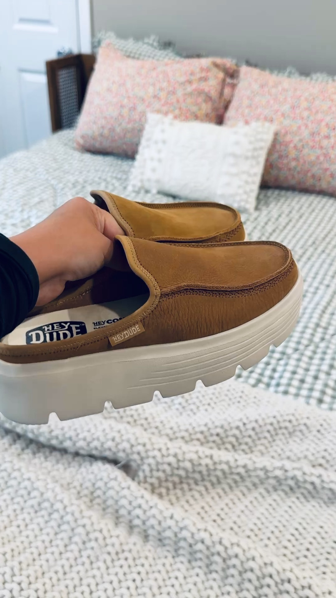 Cutie new hey dudes! 

 