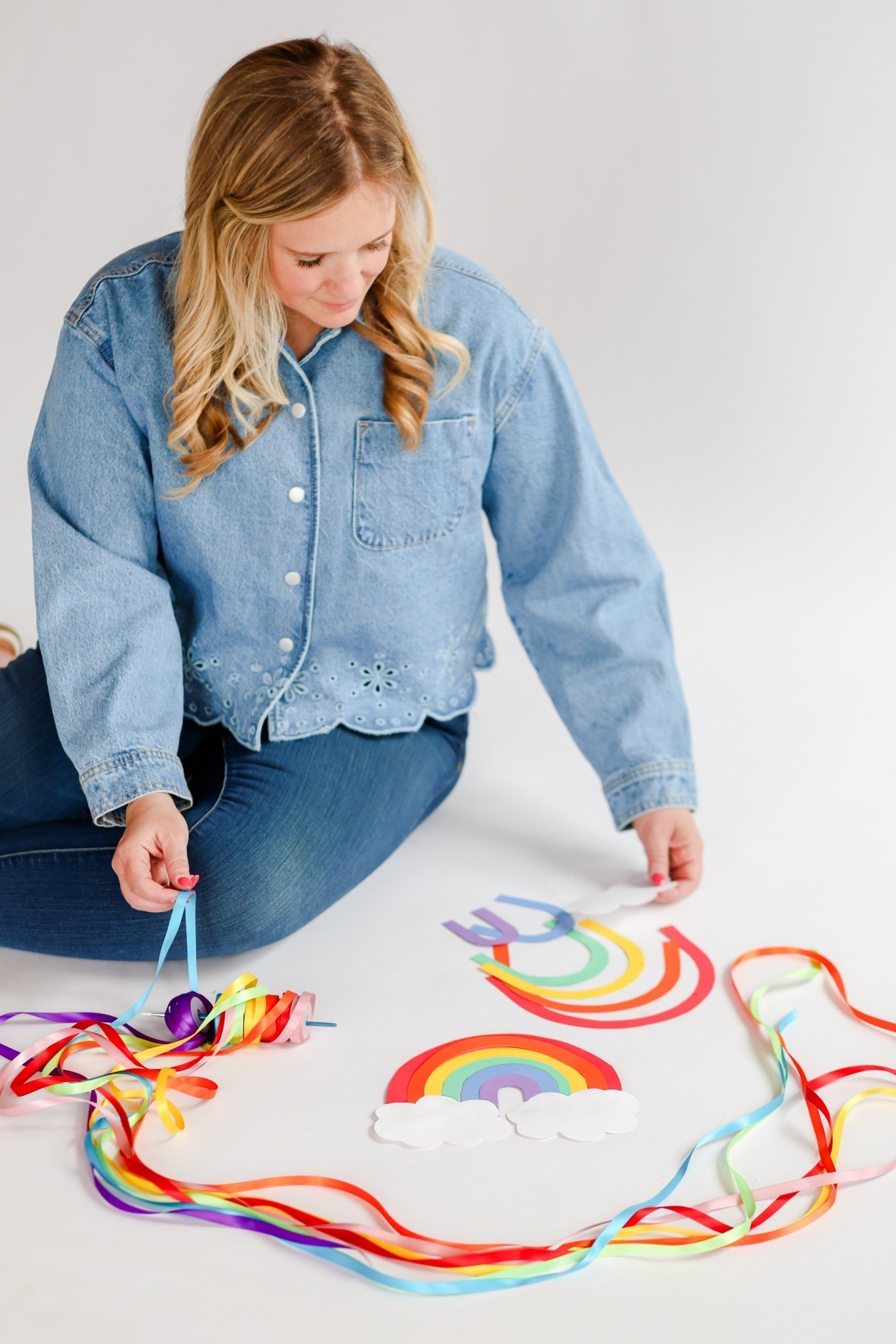 The scallop details on this top make me so happy! I’m wearing a medium and it’s a slightly heavier denim top! 