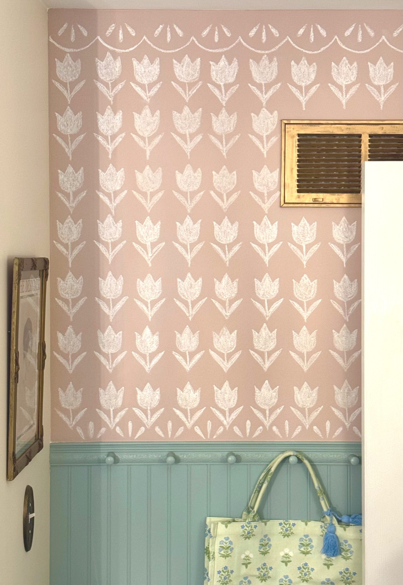 Chalk Stencil Wall

#LTKFindsUnder50 #LTKSeasonal #LTKHome