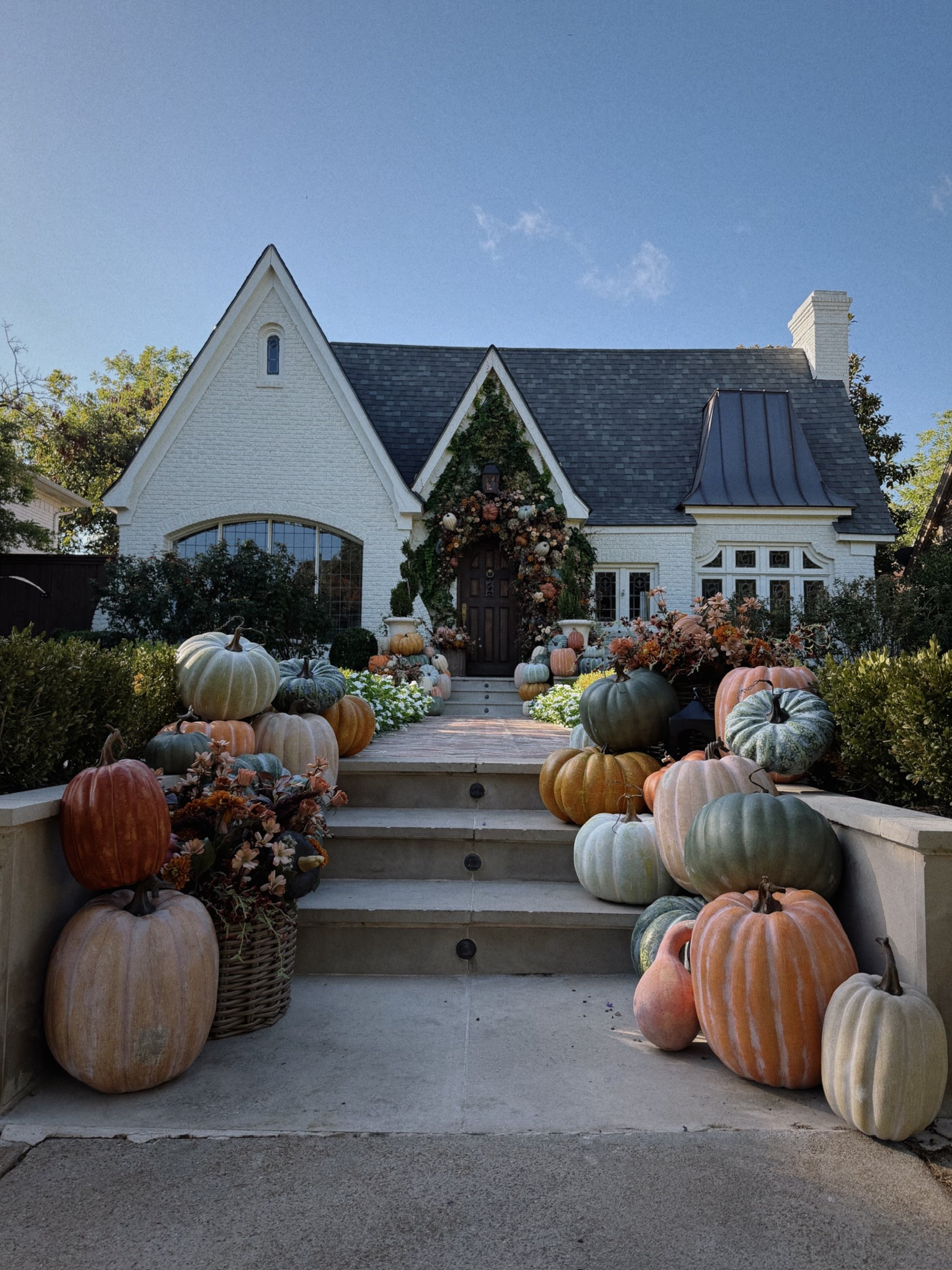 PUMPKIN PORCH REVEAL 🍂🤎
@Pottery Barn 

#LTKHome #LTKSeasonal