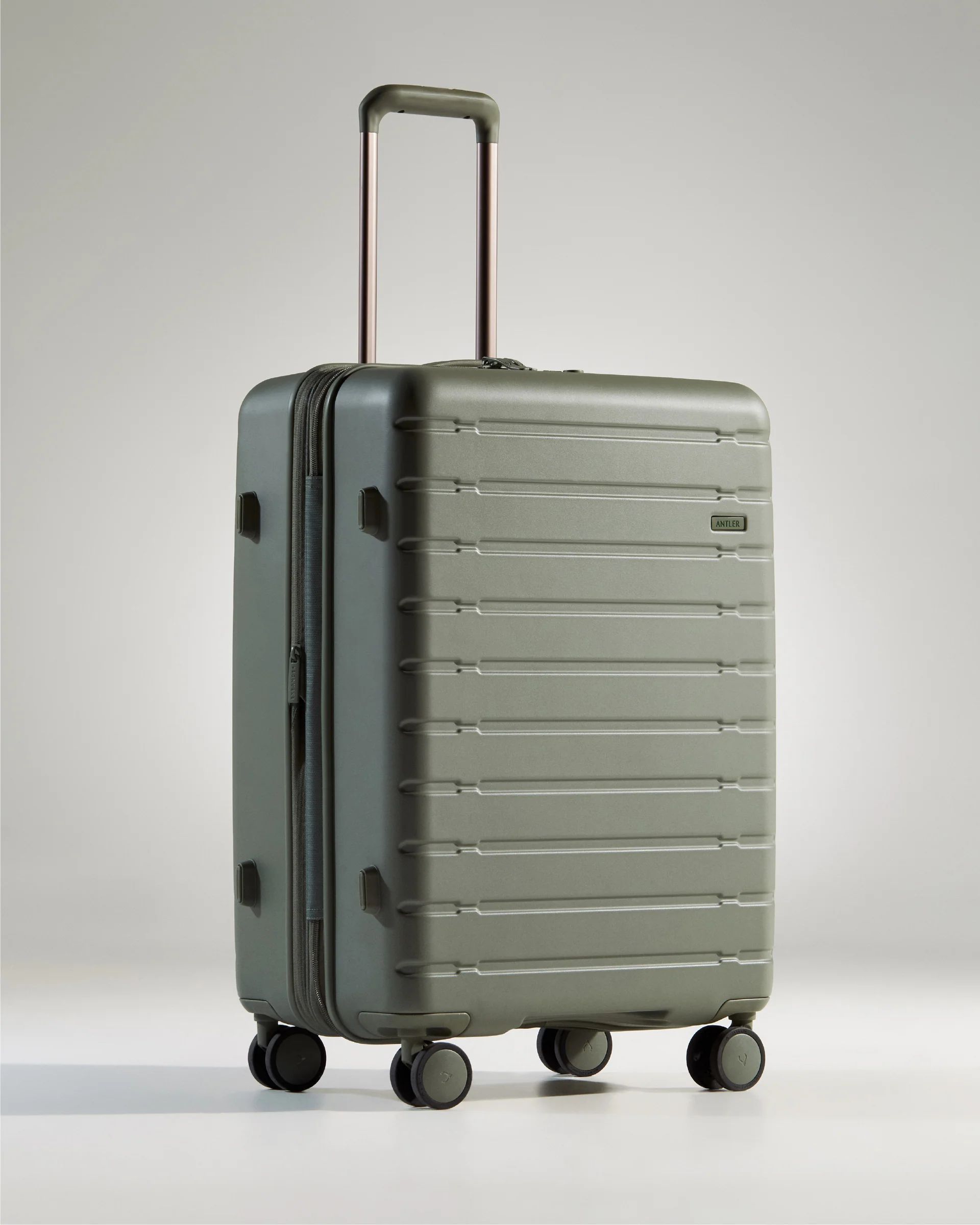 Stamford 2.0 Medium Luggage Green | Hard Suitcase | Antler US | Antler US