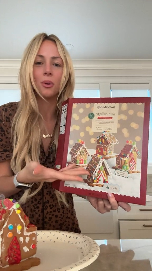 Cutest little gingerbread house village set !! 🎄💫 

Holiday decor #holidaydecor #holidaymagic #kids #christmas #christmascraft 

#LTKHoliday #LTKmomlife #LTKSeasonal