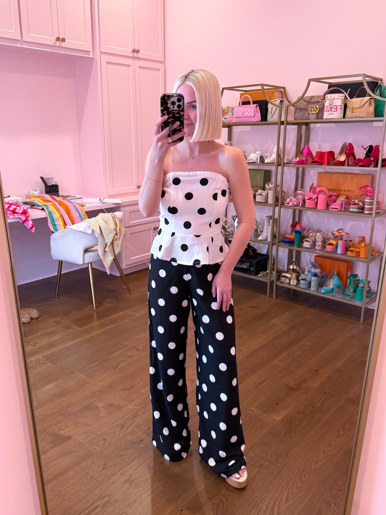 Polkadot set / contrasting polkadot top and pants
Size: XS in both 
