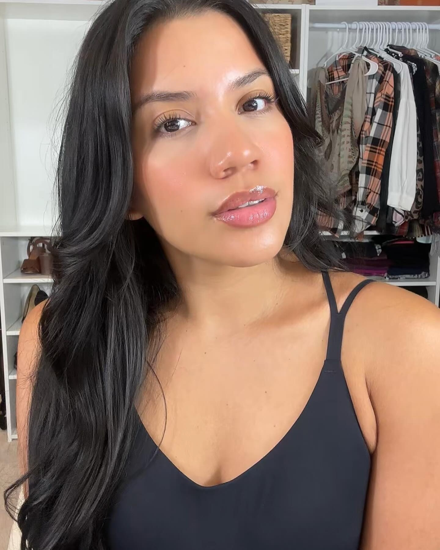 A little natural slay✨
@charlottetilbury 
@hauslabs 
@yslbeauty 
@milkmakeup 
@palladiobeauty 

#yslbeauty #giftedbyysl #beauty #makeup #milkmakeup #charlottetilbury #hauslabs #latina #skin #fyp #foryou