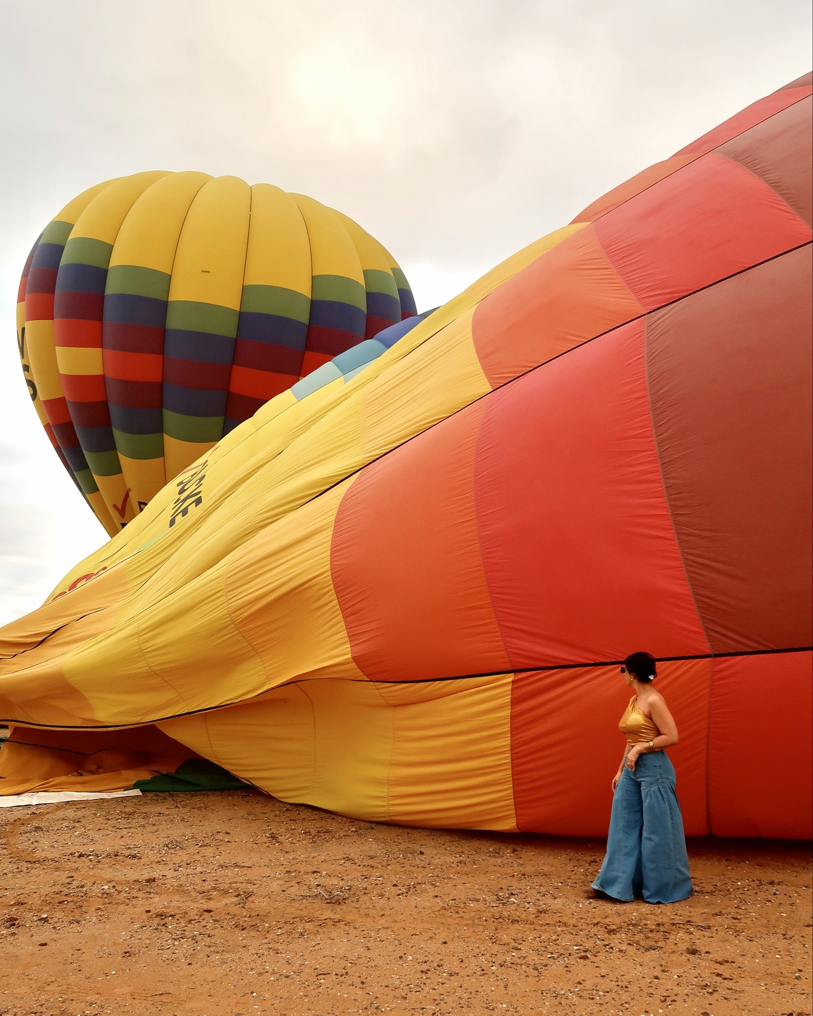 Hot air balloon ride through the Sonoran desert on the first sunset of 2026

Arizona, Sedona, travel, explore, ootd

#LTKootd #LTKdayinmylife #LTKTravel