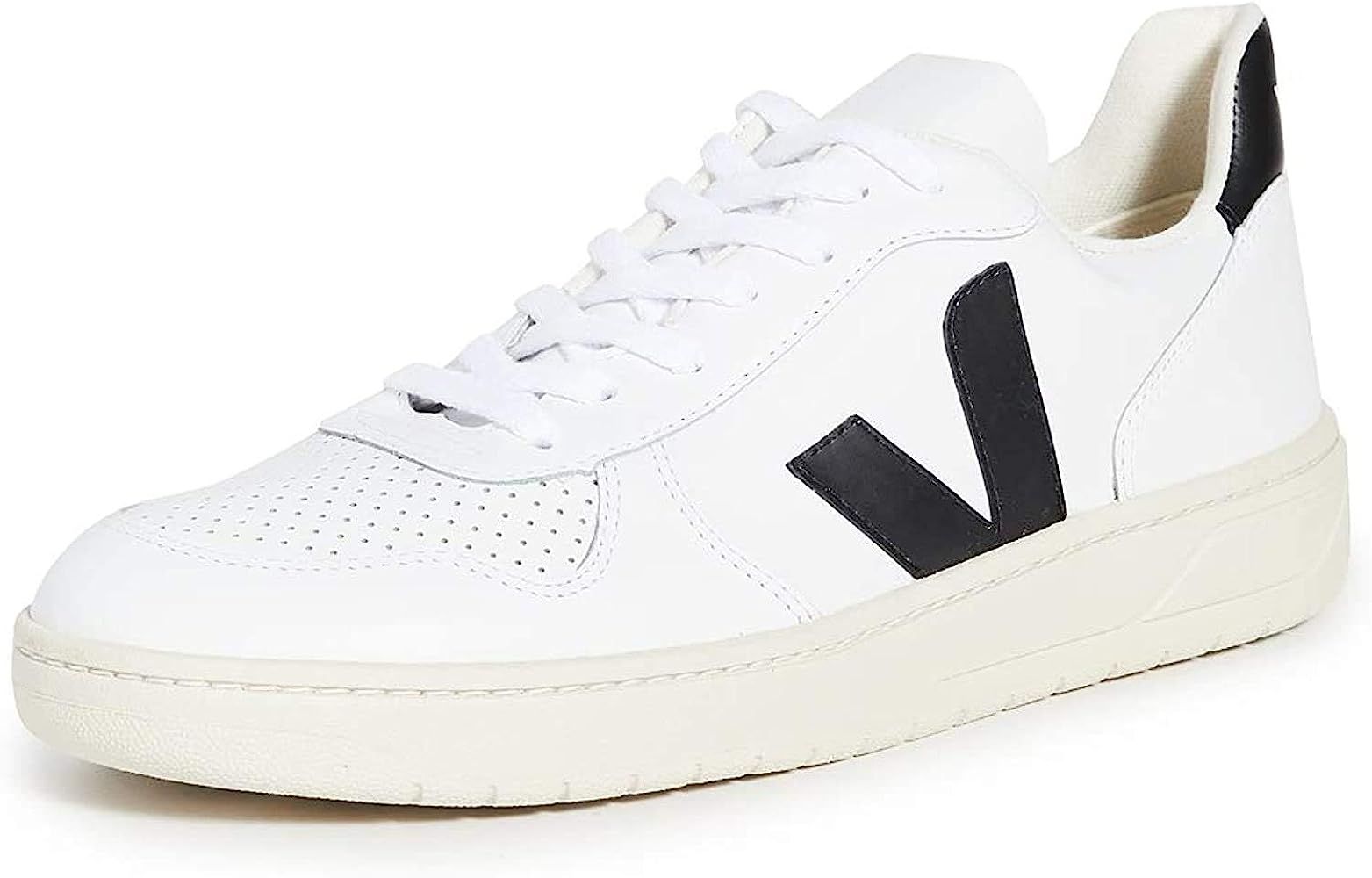 Veja Women's Sneaker | Amazon (US)