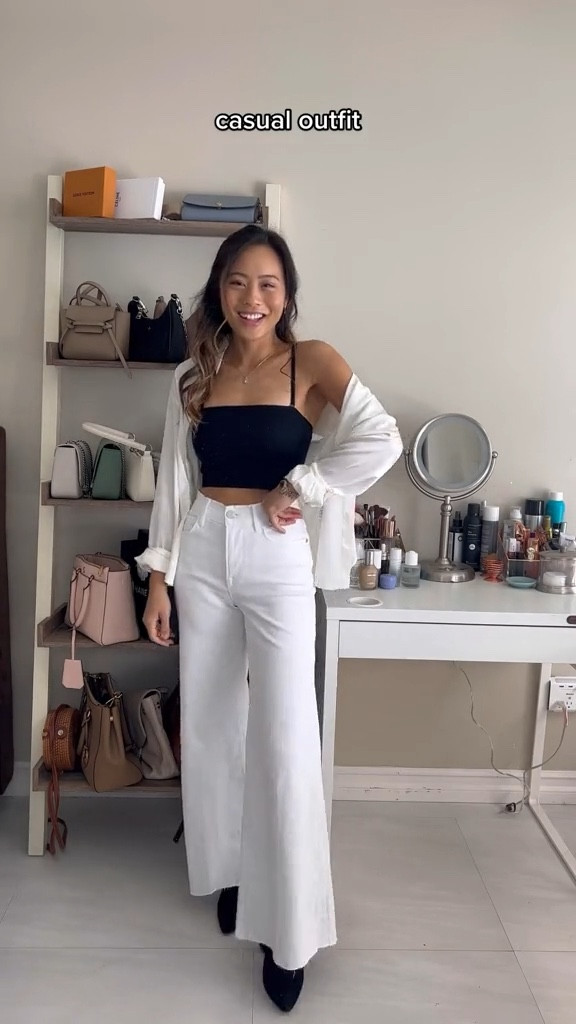 White jeans, high waisted jeans, wide leg jeans, white denim

#LTKSeasonal #LTKFind