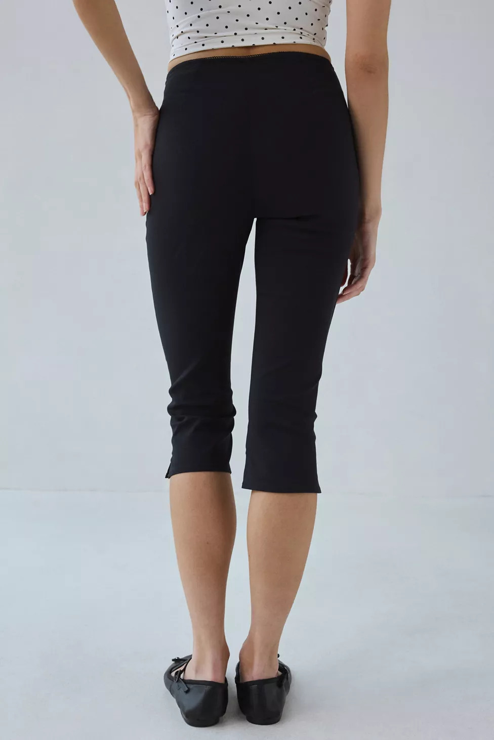 Kimchi Blue Ellie High Rise Stretch Capri Pant | Urban Outfitters (US and RoW)