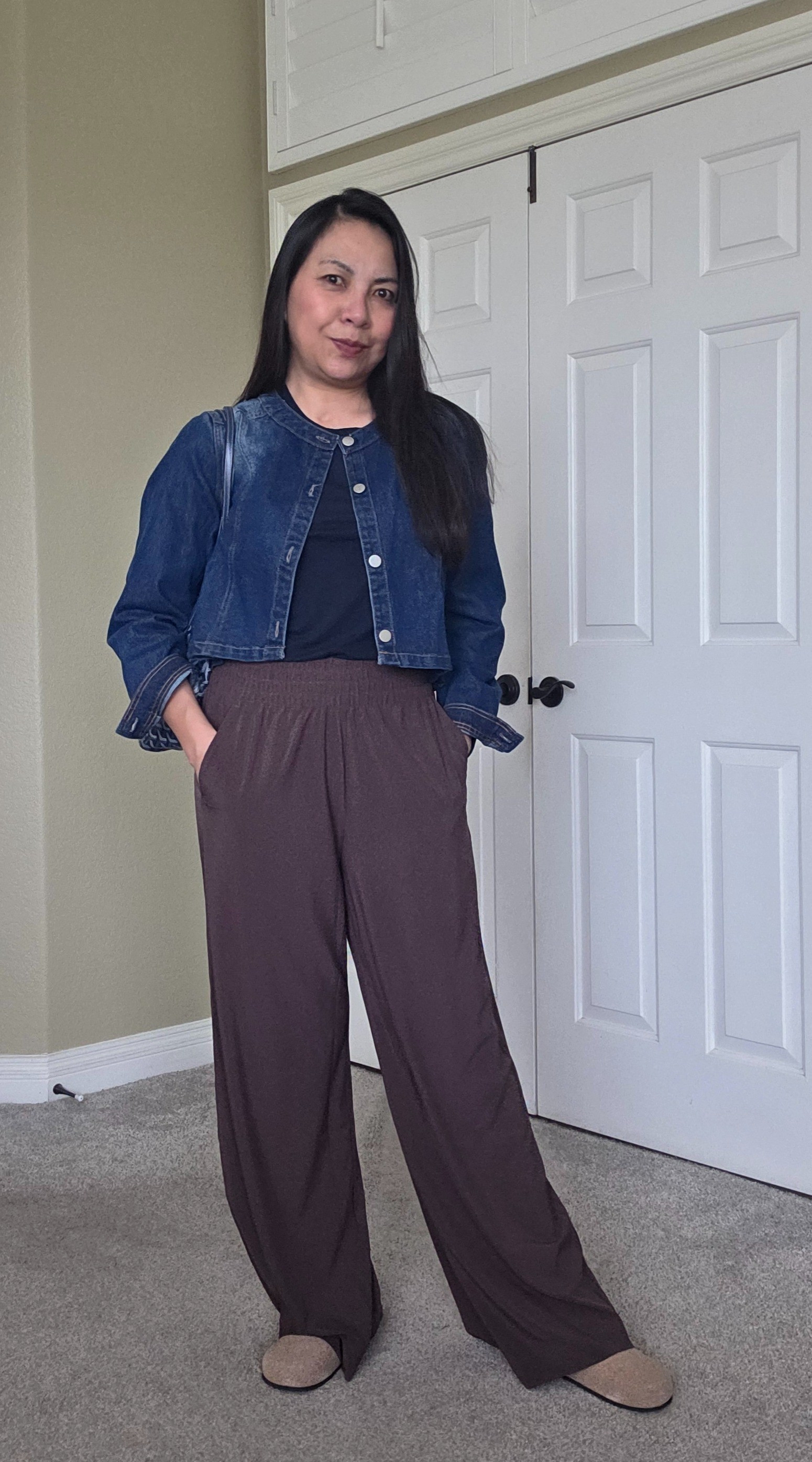 Casual outfit, comfy pants, everyday style

#LTKgrwm #LTKootd #LTKOver40