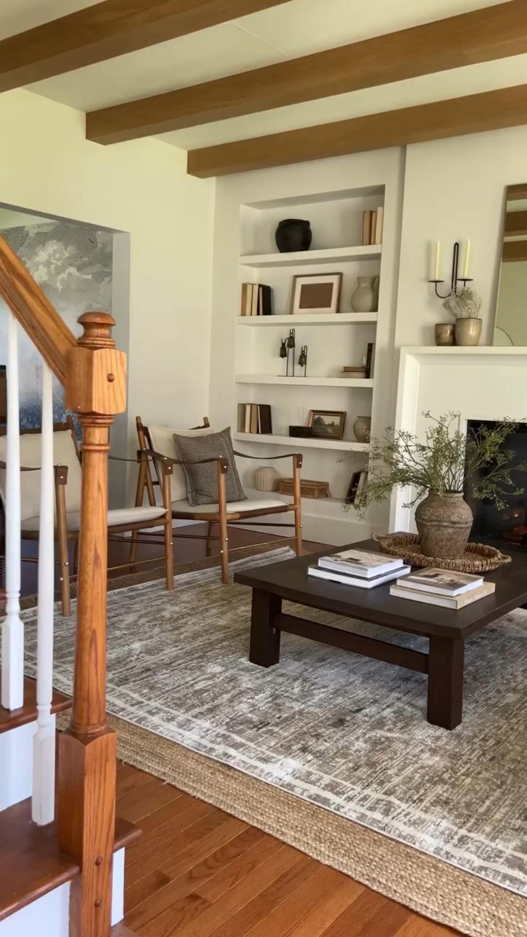 

I am loving this new rug from the @jeremiahbrent x @loloirugs collection! I am convinced it is the perfect neutral rug. The subtle hues and pattern = everything. 😍 

#jeremiahbrentxloloi #loloirugs #vintagemodern #livingroomdecor