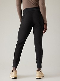 Headlands Hybrid Mid Rise Jogger | Athleta