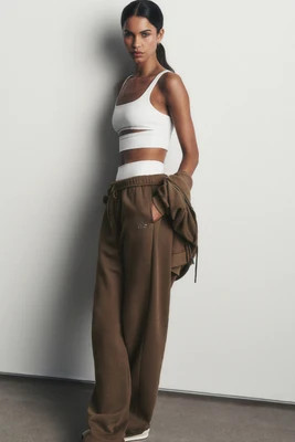 ALO | Accolade Straight Leg Sweatpant in Java Brown, Size: Medium | Alo Yoga