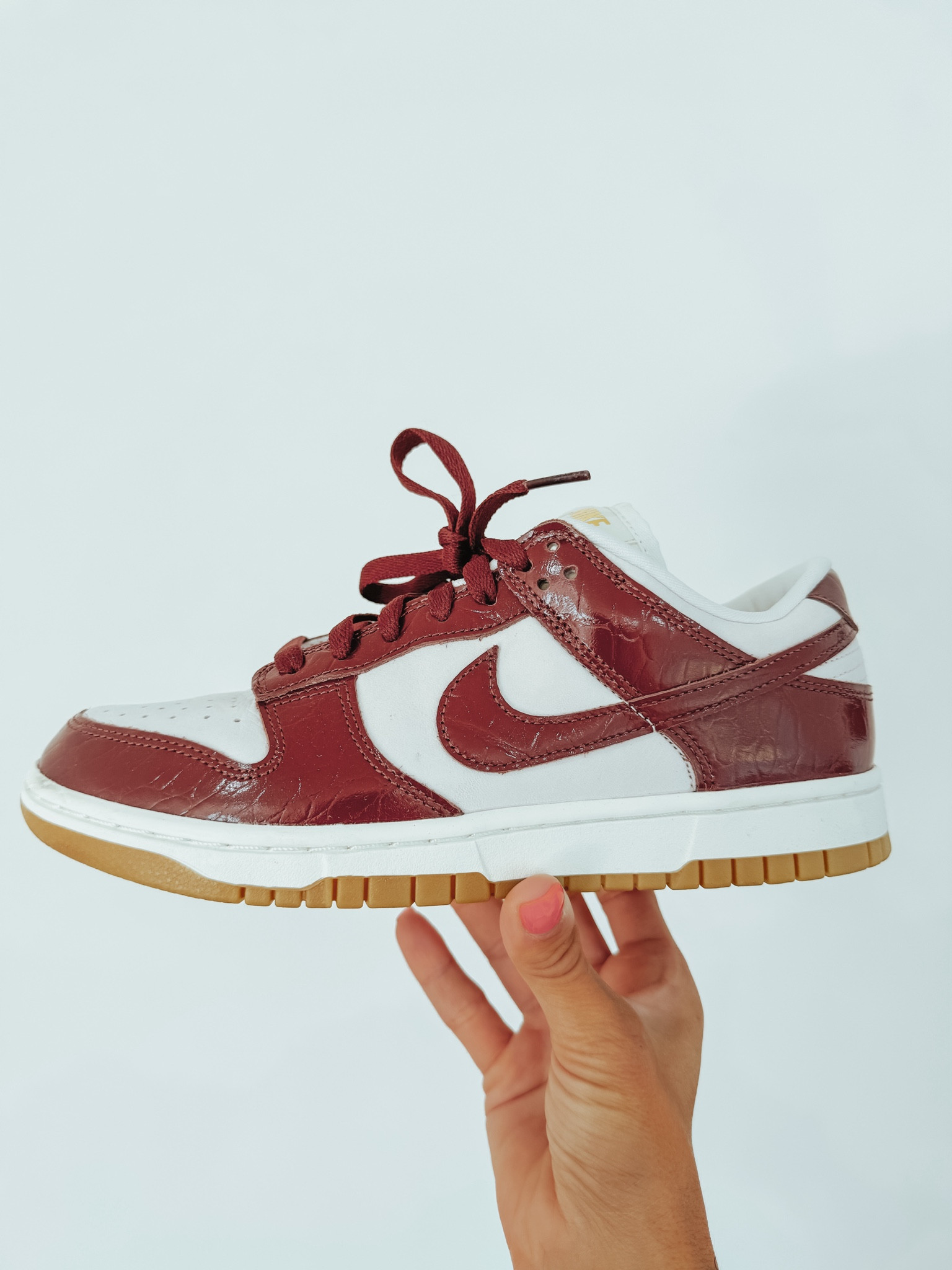 Love these sneaks! They’re 14% off and come in several colors! #sneakers #dunks #nikedunks

#LTKShoeCrush #LTKSaleAlert #LTKFallSale