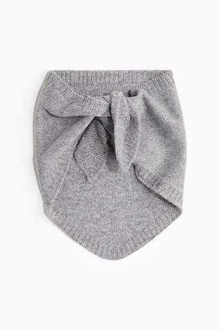 H & M - Knitted triangle scarf - Grey | H&M (UK, MY, IN, SG, PH, TW, HK)