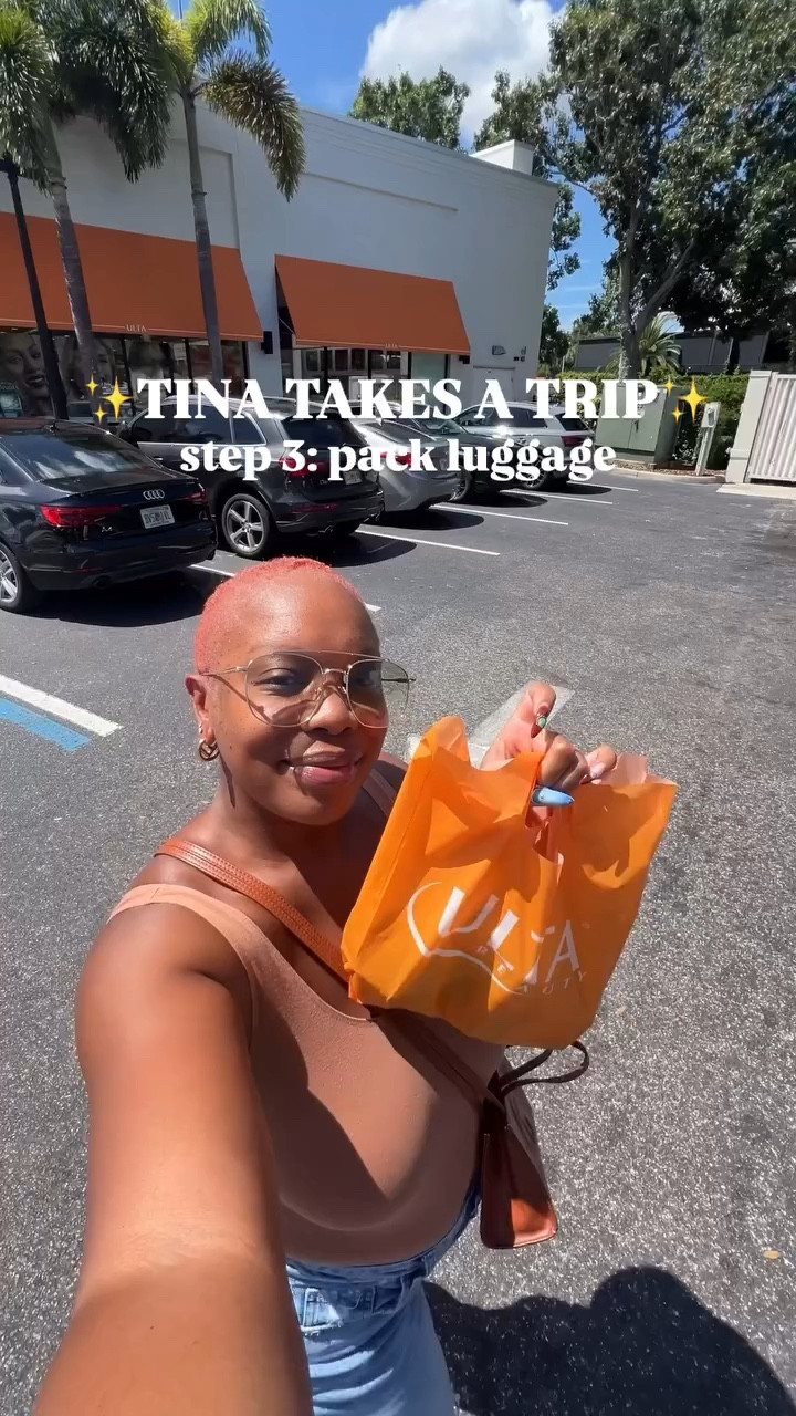 Does anybody really enjoy packing? Figuring out what I want to pack is one thing but actually packing? Not really that exciting.  Which is probably why I’m always down to wire when it’s time for a trip. But now it’s done and it’s time to go! ✈️

Do you think you know where I’m headed? 🌴👀🌴

#packwithme #vacationstyle #vacationplanning