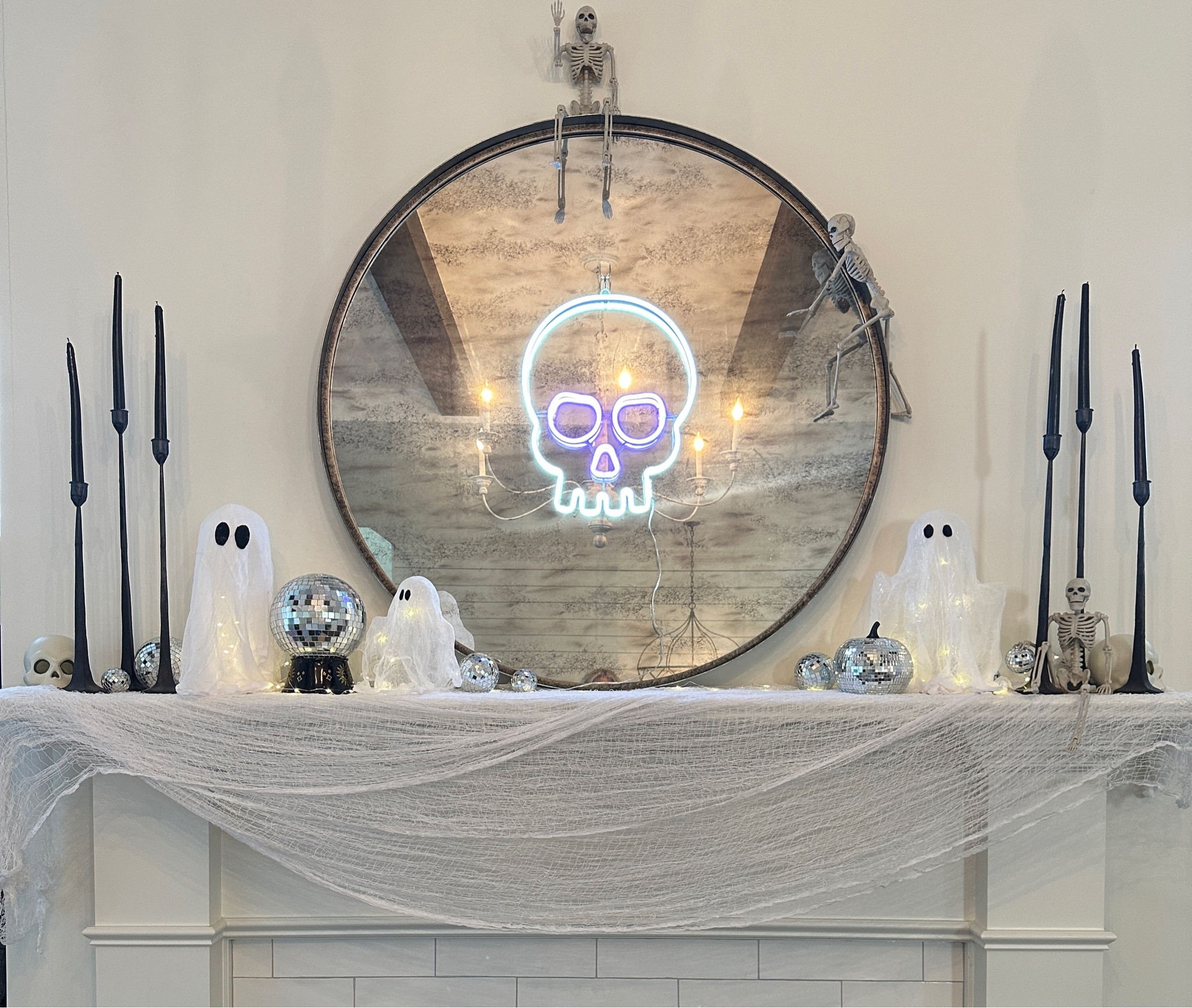 Skull LED sign 💀💕

#LTKSeasonal #LTKhome