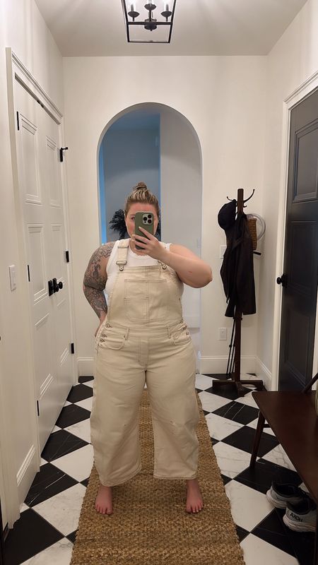The perfect summer overall that comes in short lengths for my short girlies! Wearing the ivory color in size Large short.

Summer outfit, overalls, midsize

#LTKFestival #LTKMidsize #LTKSeasonal