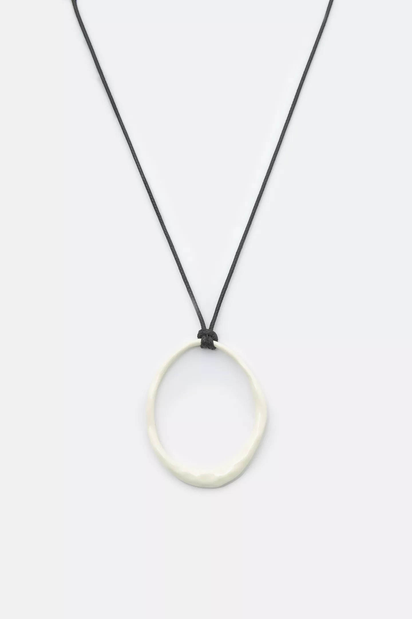 Ceramic hoop necklace | PULL and BEAR UK