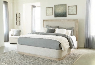 Hennington King Upholstered Bed | Ashley | Ashley Homestore