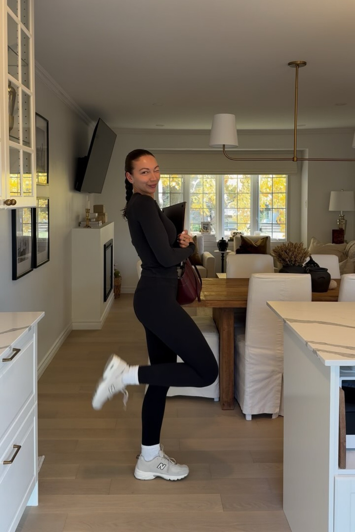 not a sneaker girly but these are just everything 🤌🏼🤍

#ootd #outfitinspo #sportyoutfitinspo #newshoes #newbalance #workout #wellness #health #sportyootd