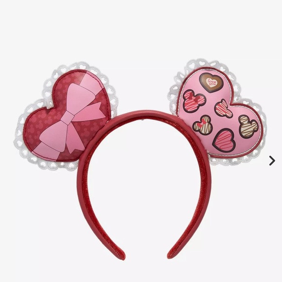 Disney Minnie Mouse Valentine’s Day hearts ears | Poshmark