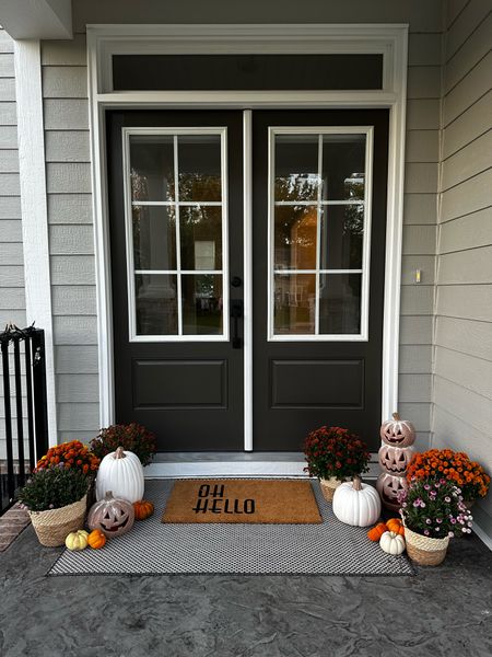 Fall porch decor, Halloween, front porch decor, fall decor, pumpkins 

#LTKSeasonal #LTKHoliday #LTKfindsunder50