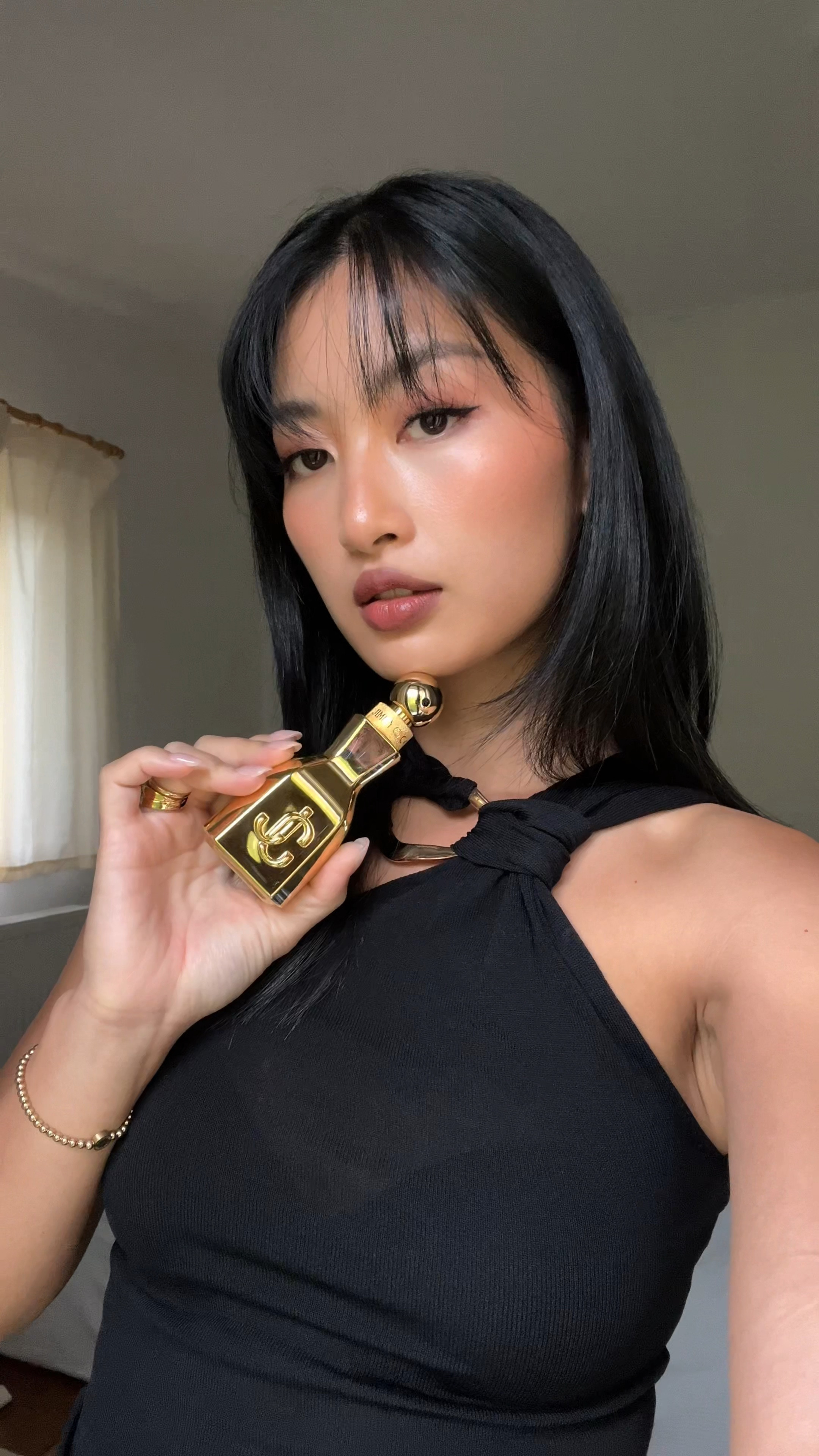 a deep yet uplifting floral scent combining soft vanilla notes with the sensual vibes of jasmine sambac

#LTKBeauty #LTKVideo #LTKFindsUnder100