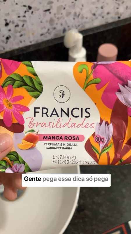 Pega essa dica l: Sabonete em barra Francis, da linha Brasilidades, na fragrância Manga Rosa 🥭💖

Simplesmente perfeito 🥰🥹

#LTKbrasil #LTKbeauty
