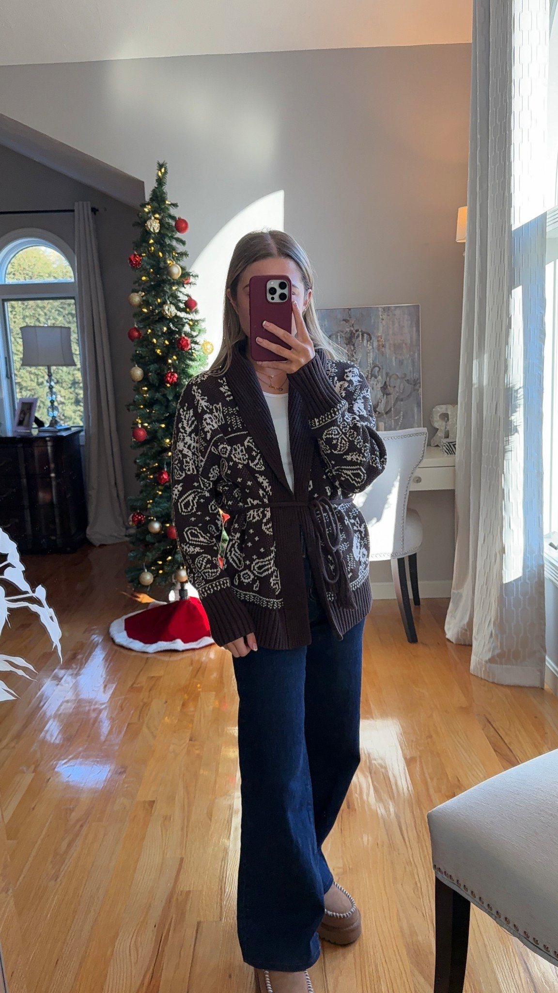 wearing a xs in sweater and 23 in jeans!

#LTKU #LTKootd #LTKHoliday