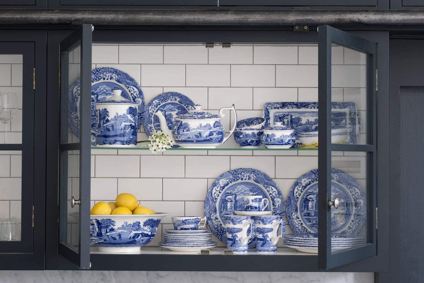 Spode Blue Italian 5-Piece Place Setting | Dinner Plate, Salad Plate, Bread & Butter Plate, Teacu... | Amazon (US)