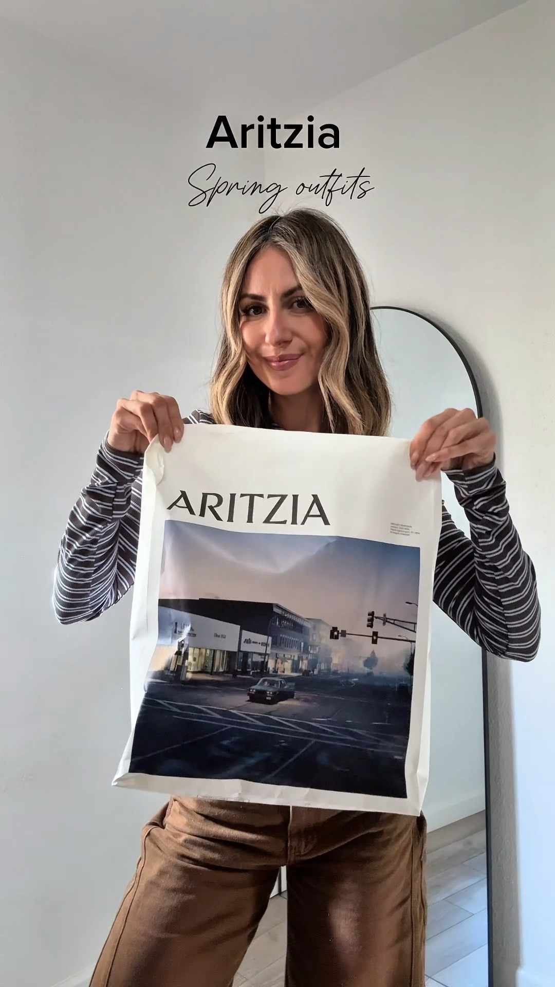 @Aritzia spring outfits 

Wearing size 25 in both jeans (size down if you want a snugger fit)

Xs bra size 2 leggings 

Small in hip crew shirt
Xs halter
Small square tank
Xs baby tee

Chic outfits, cool girl outfit, cool mom outfit, spring casual outfits Aritzia outfits 
