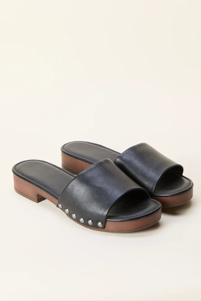Xonia Black Clogs | Pink Lily