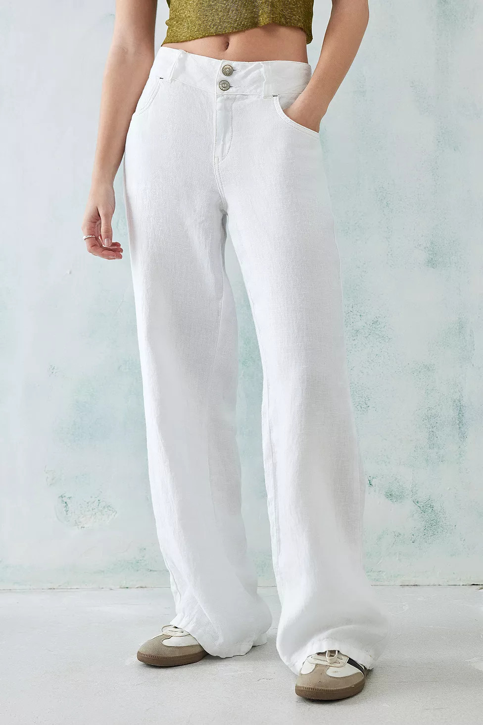 BDG White Cindy Low-Rise Linen Trousers | Urban Outfitters (EU)