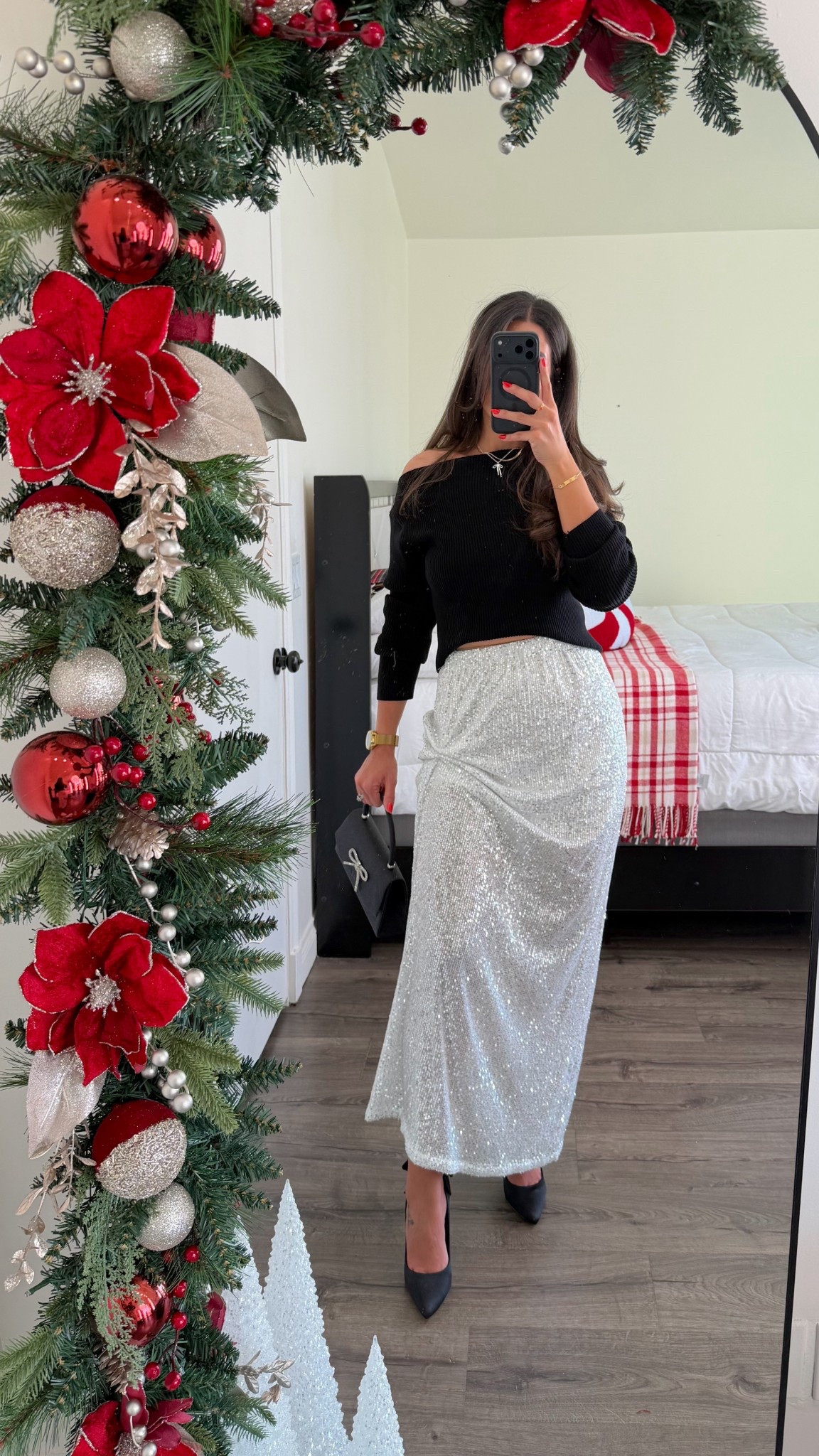 Last minute holiday outfit idea! So easy and chic 

#LTKFindsUnder50 #LTKootd #LTKHoliday