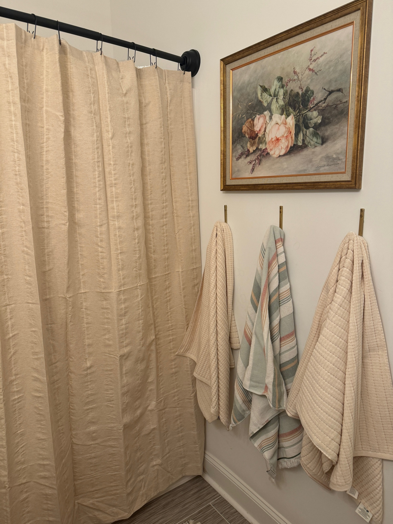 New bathroom goodies for our guest bath 

#LTKSeasonal #LTKHome