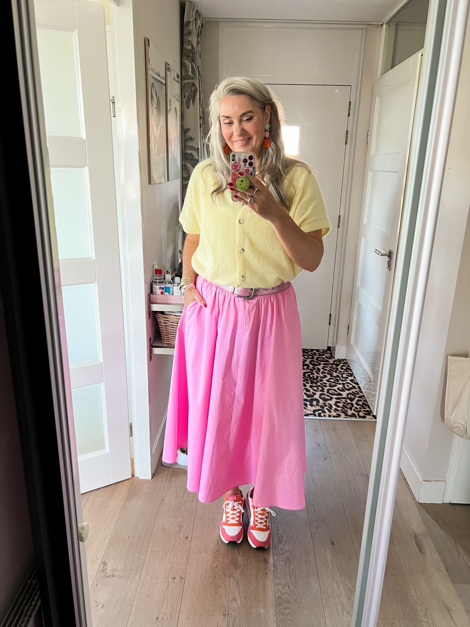 Ootd - Easter Sunday. Butter yellow oversized cardigan with short sleeves paired with a pink skirt (BonPrix), a pink belt and Skechers sneakers. 



#LTKspring #LTKeurope #LTKnederlands