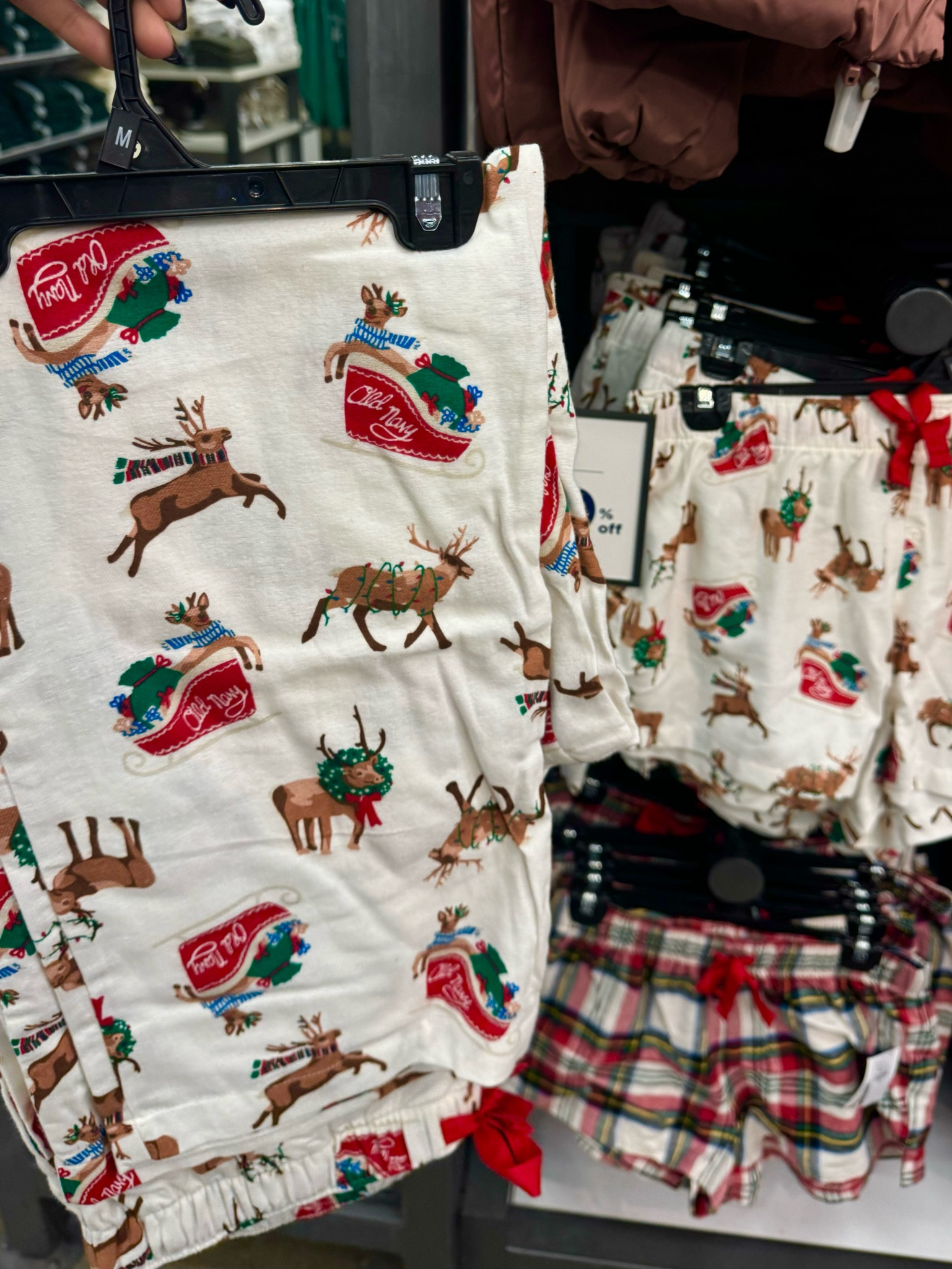 Christmas, Christmas Pajamas, Matching Pjs, Christmas Pants, Old Navy

#LTKSeasonal #LTKGiftGuide #LTKHoliday