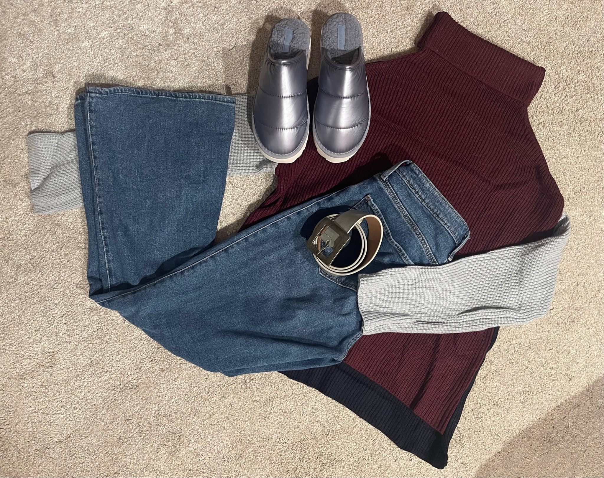 Casual winter day outfit ❄️🧊
Just throw your puffer coat on and you’re all set 👏🏻

#LTKstyletip #LTKfindsunder100 #LTKsalealert