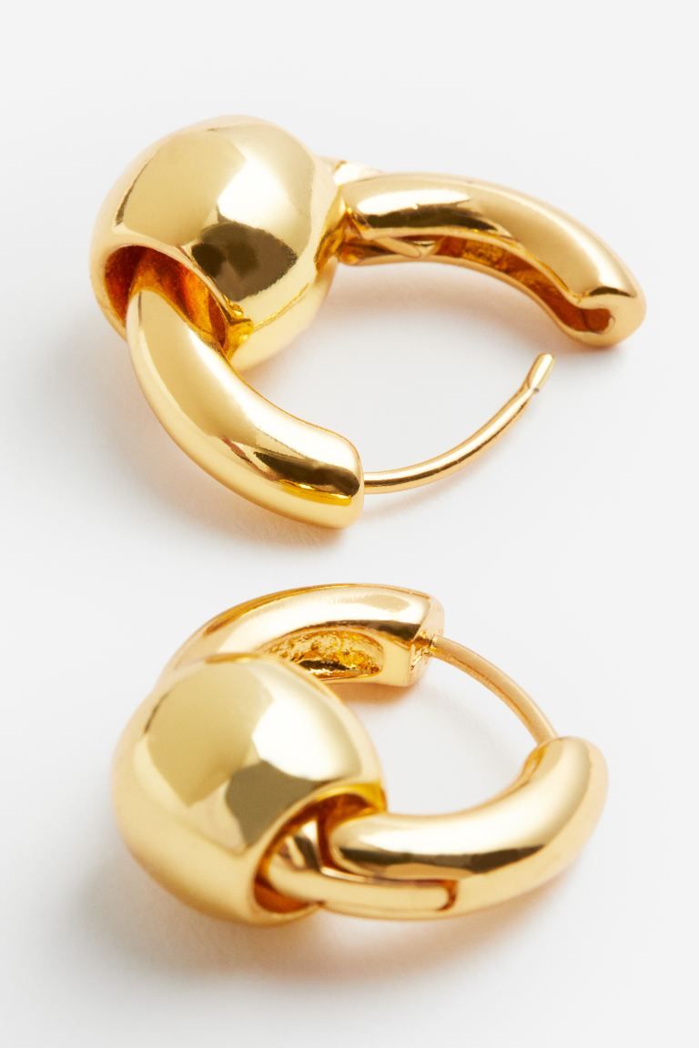 Gold-plated hoop earrings | H&M (UK, MY, IN, SG, PH, TW, HK)