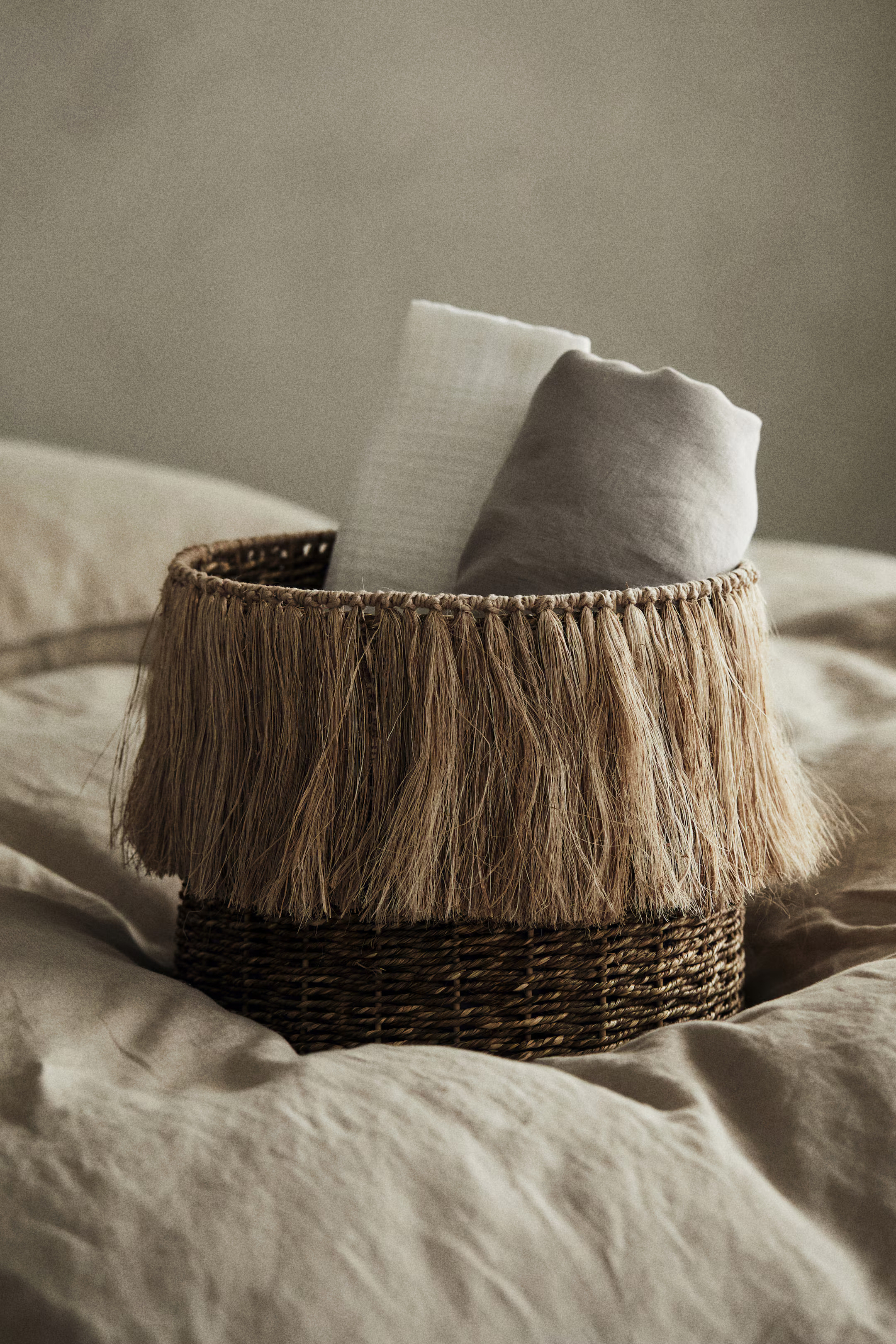 Seagrass storage basket with tassels | H&M (UK, MY, IN, SG, PH, TW, HK)
