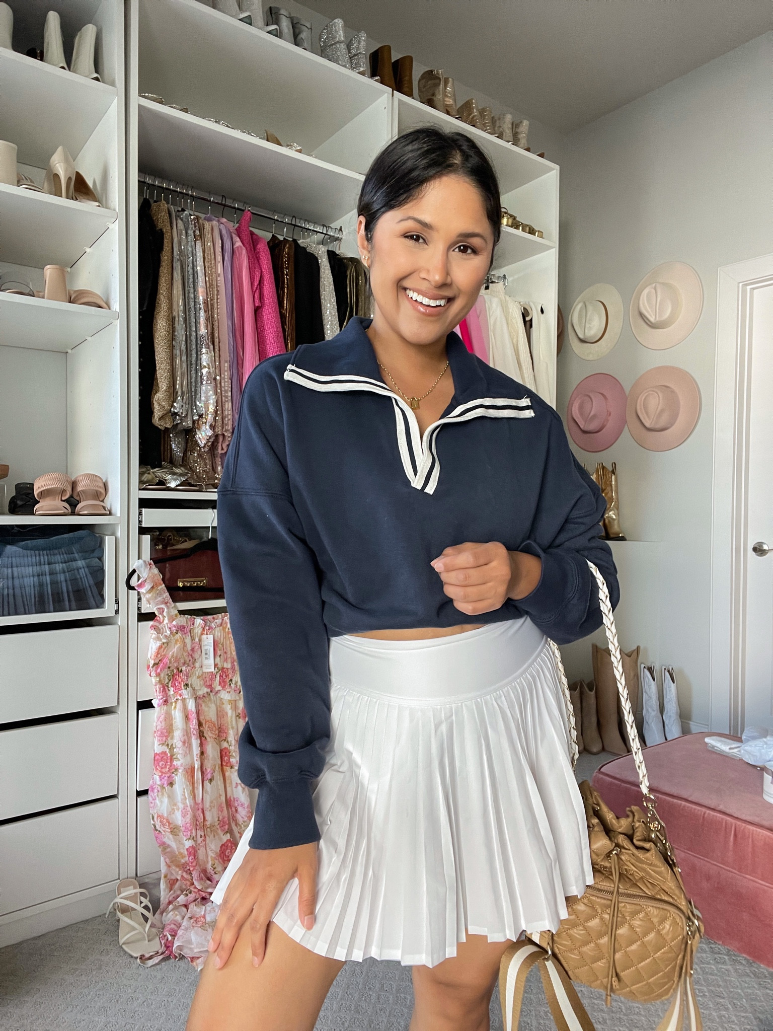 This is one of my favorite tennis skirt styles by Alo! Wearing the size medium here. Comes in more colors! Also, wearing medium in sweatshirts
…
#alo #abercrombie #tennisskirt #mzwallacebag #skort #activewear 

#LTKitbag #LTKFind #LTKfit