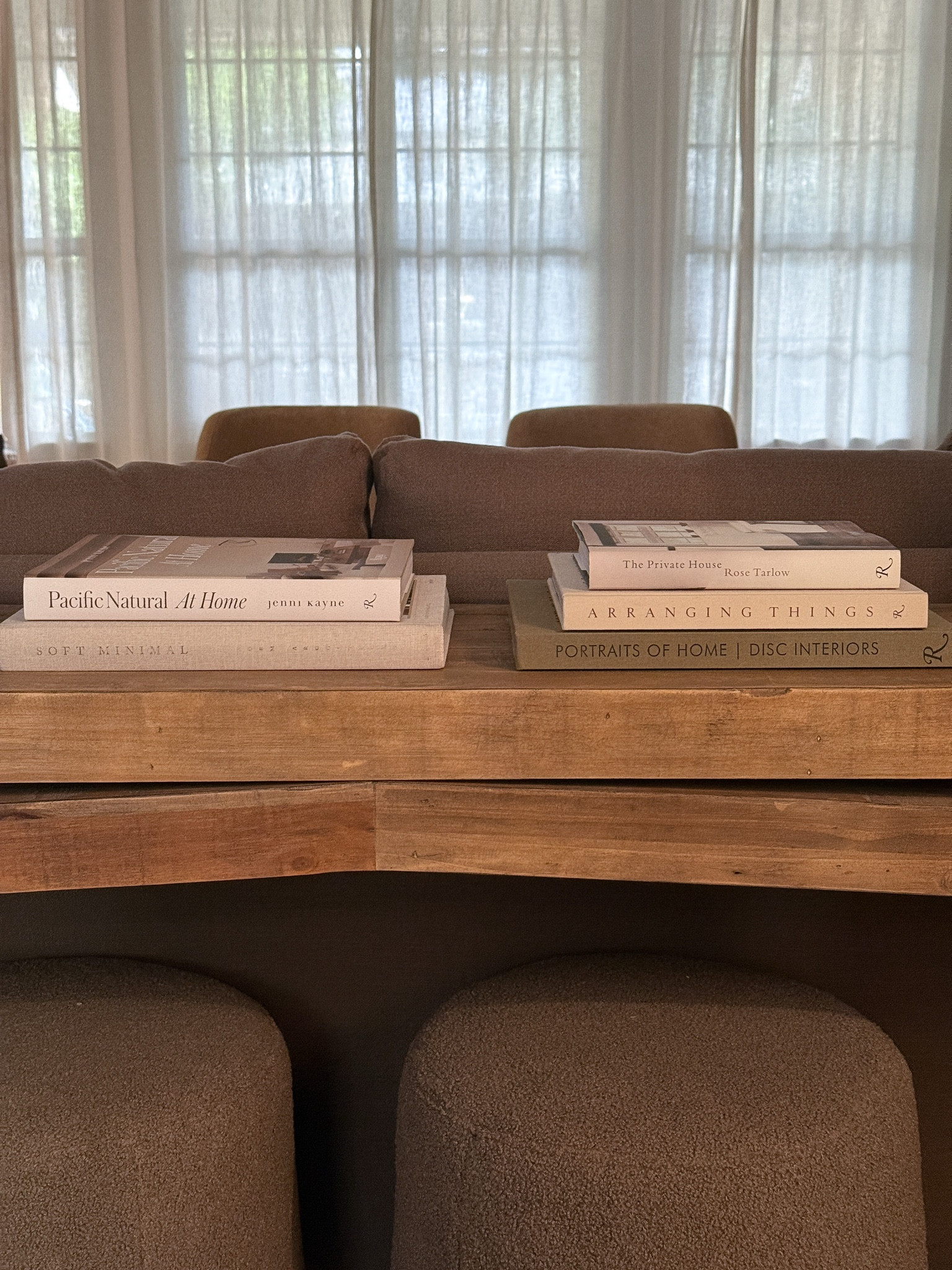 Console table behind couch 

#LTKSeasonal #LTKHome #LTKFindsUnder50