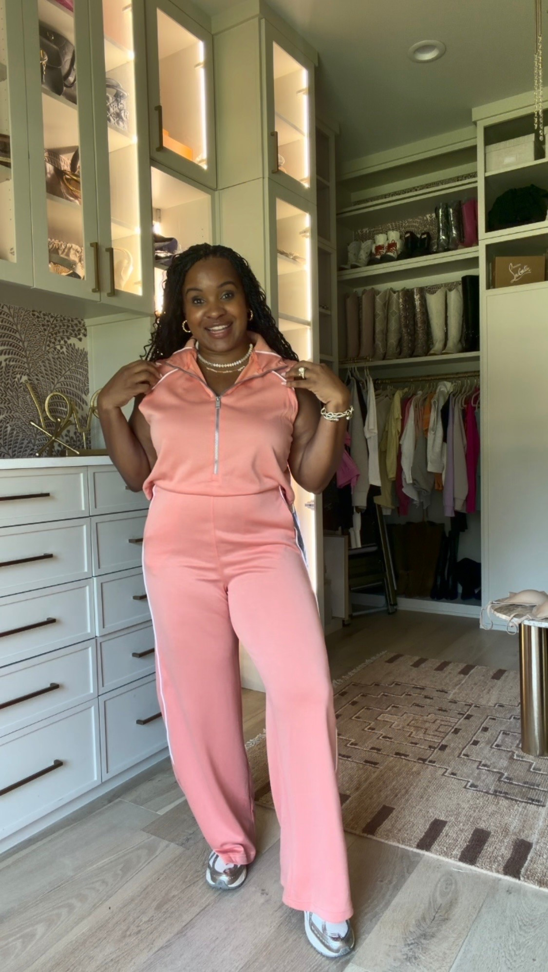 This jumpsuit looks so much like Spanx! Comes in so many colors!

#LTKootd #LTKMidsize