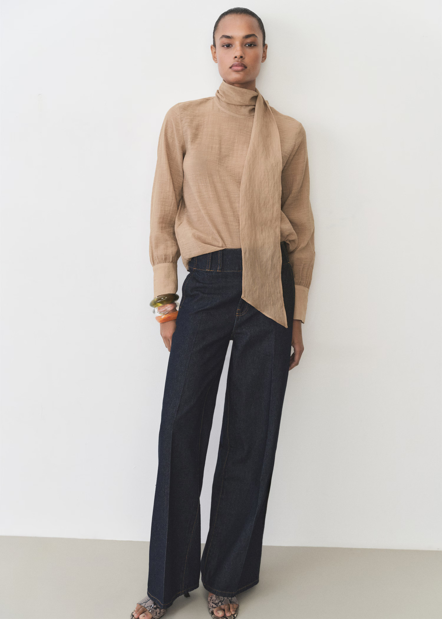 Textured blouse with bow | Mango (US/MX/AU)