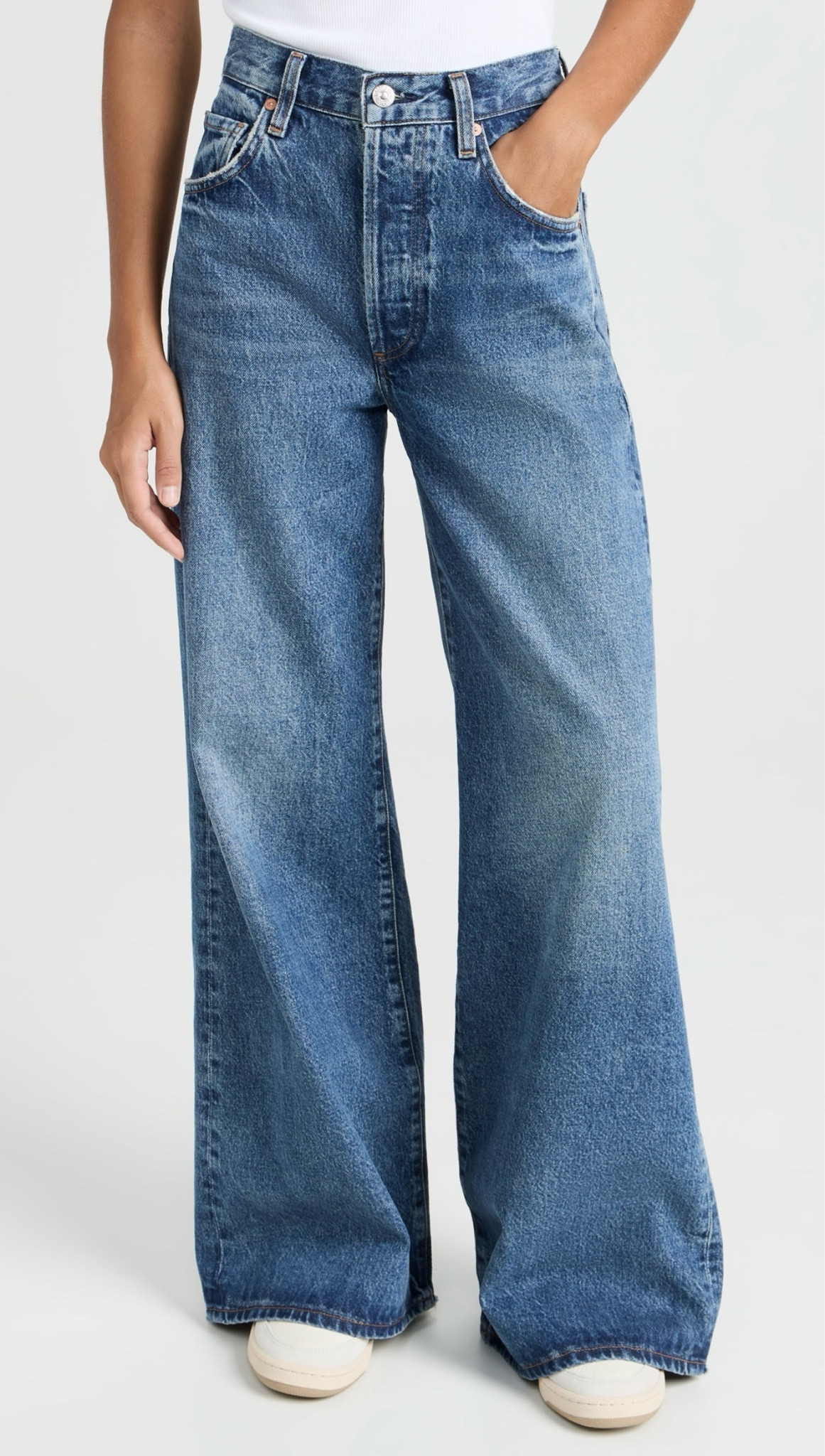 Flattering wide leg jeans 

#LTKworkwear #LTKstyletip #LTKSeasonal