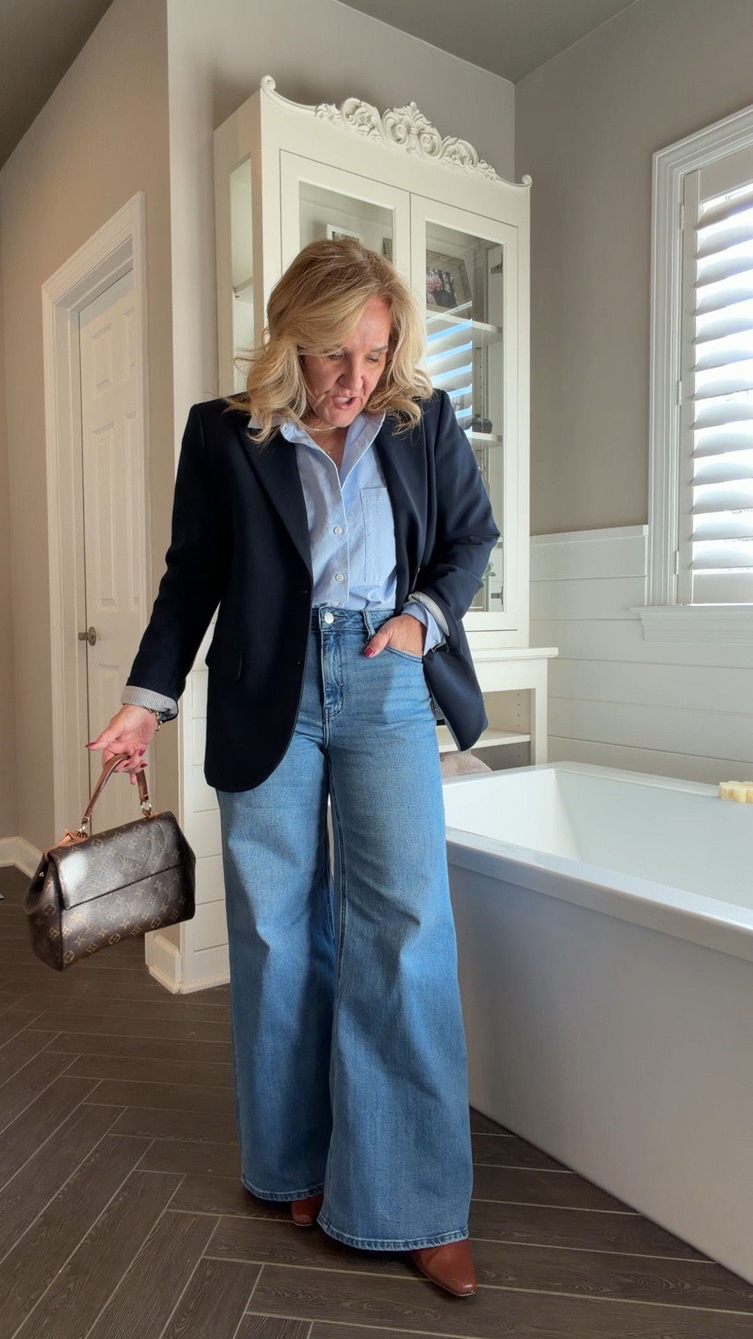 Fantastic new jeans by @quince 
The Bella palazzo size 29 only comes in one inseam I guess I need to wear heels
Oxford shirt size medium 
Navy blazer size 10 petite 


#LTKPetite #LTKOver40 #LTKWorkwear